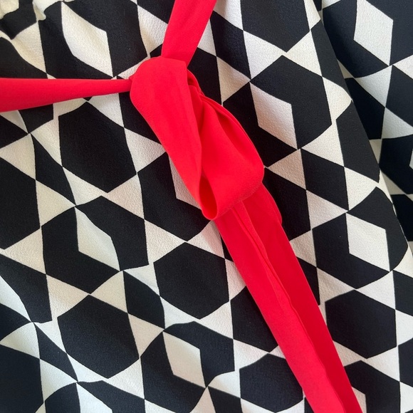 Francesca's Collections Black and White Bubble Skirt Tie Front Cocktail - Picture 4 of 5